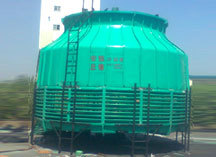 冷卻塔公司每個(gè)水槽有很多配水管,配水管上裝有帶淋水盤(pán)的噴嘴